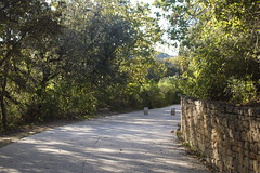 0587 - Photo of Castillon-du-Gard