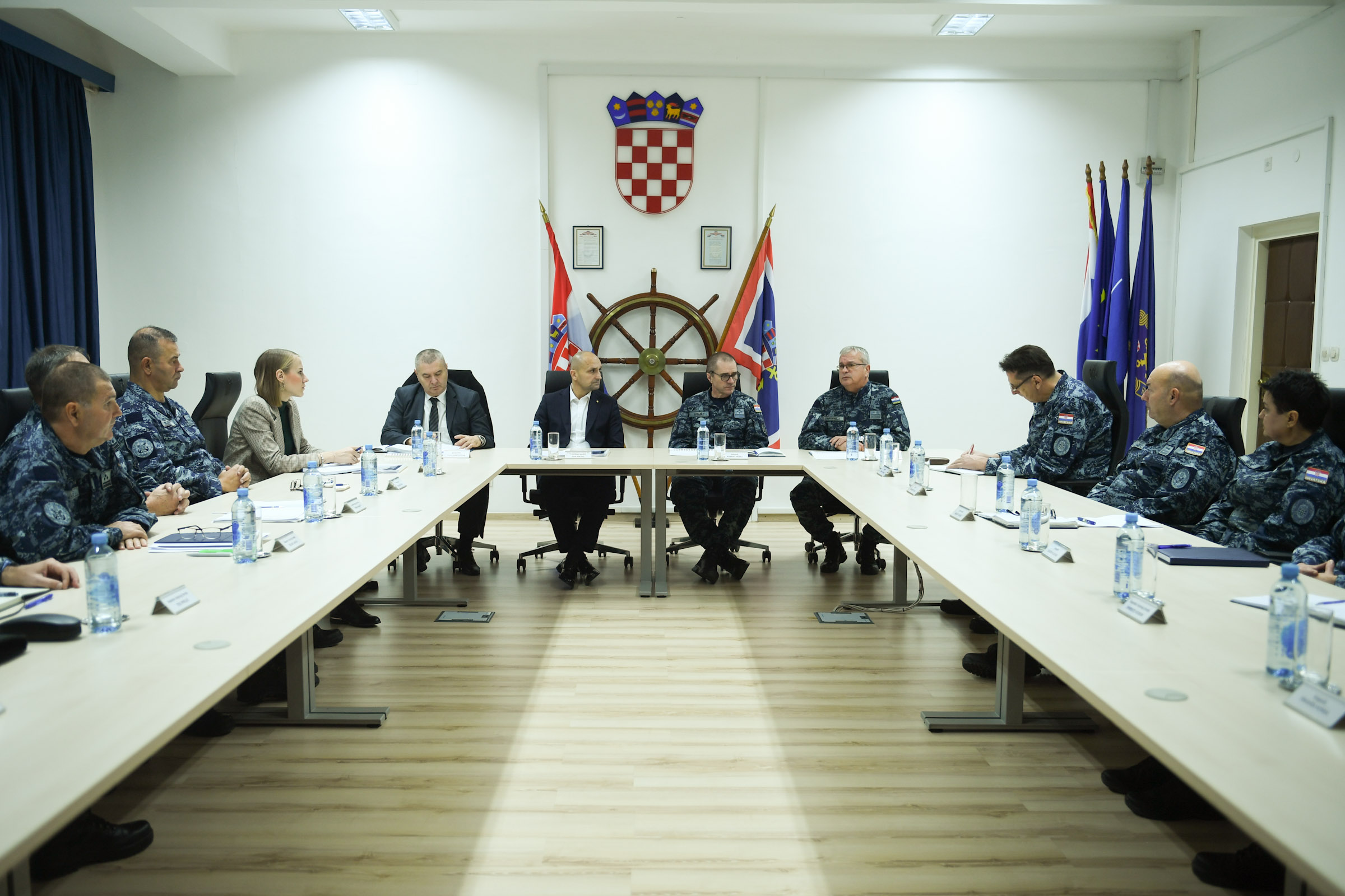 Potpredsjednik Vlade i ministar obrane Ivan Anušić u radnom posjetu HRM-u