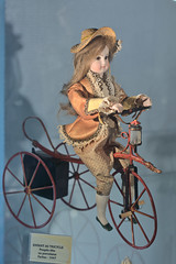 Enfant au tricycle