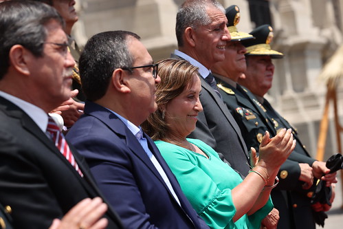 Presidenta Dina Boluarte participa del tradicional cambio de guardia.