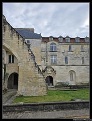 Saintes. Charente- Maritime. France. - Photo of Écurat