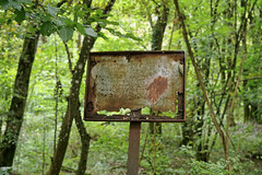 Decayed sign - Photo of Escherange