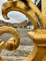 Outside Looking In - Versailles - Photo of Igny