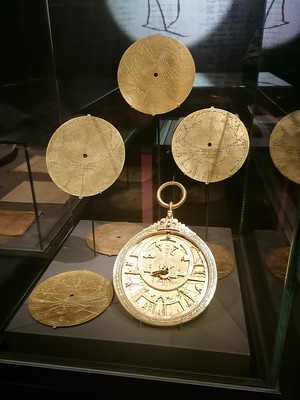 RMO Jaar 1000: astrolabium