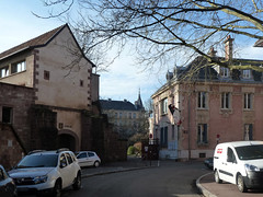 Rue de l'Ancien Théatre, la tour 46 et la préfecture