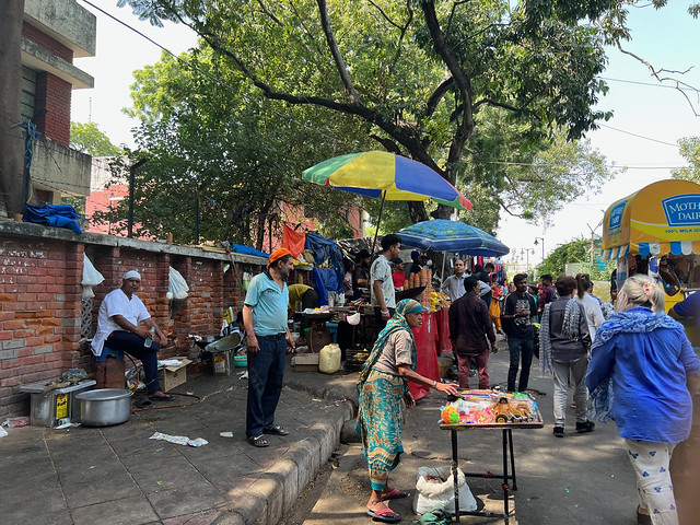 Inde, New Delhi, Connaught Place, Vie urbaine et bouffe de rue