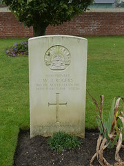 Ieper: Ridge Wood Military Cemetery (West-Vlaanderen) - Photo of Saint-Jans-Cappel