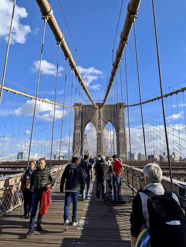 Walking to Brooklyn on the Bridge