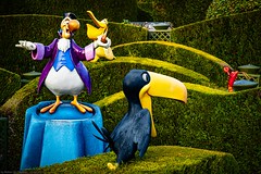 Disneyland Park - Fantasyland - Alice-s Curious Labyrinth (Pat the Dodo & Pelican & Raven & Lobster & ...) - Photo of Saint-Thibault-des-Vignes