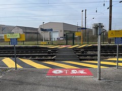 Warnings when crossing tracks - Anor - Photo of Neuve-Maison