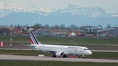 F-HBLQ Embraer E190STD - Air France LYS 250324 - Photo of Heyrieux