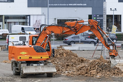 Liebherr A 918 Compact - Photo of Custines