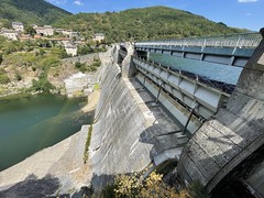 Dam on the Tarn River, France - Photo of Les Costes-Gozon