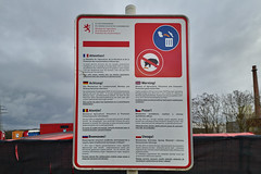 Multilingual warning board - Photo of Longlaville
