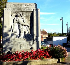 Mortagne-du-Nord (Nord, Fr) le monument aux morts zn 2021 - Photo of Rosult