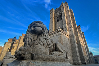Avila. Los leones de la Catedral / the lions of Avila Cathedral
