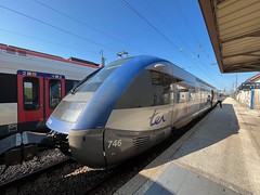 SNCF diesel railbus at Frasne, despite the line being electrified - Photo of La Planée