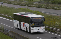 Mercedes-Benz Intouro II n°125038 (CB-605-RX) de Keols Eschenlauer avec sa livrée Ritmo (Haguenau) avec un reste de livrée Réseau 67 sur un service scolaire spécial en direction de Strasbourg aperçu sur l'autoroute A35 en juillet 2024