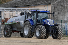 New Holland T7