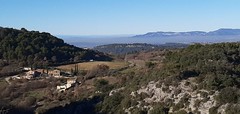 Au loin, les Dentelles