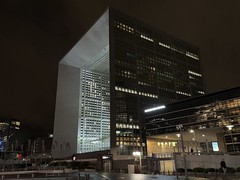 La Grande Arche de la Défense at night