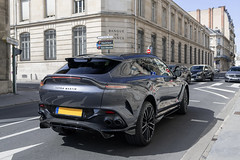 Aston Martin DBX707